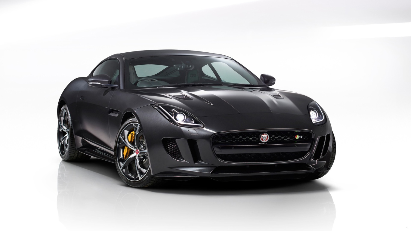 Черный автомобиль Jaguar F-Type