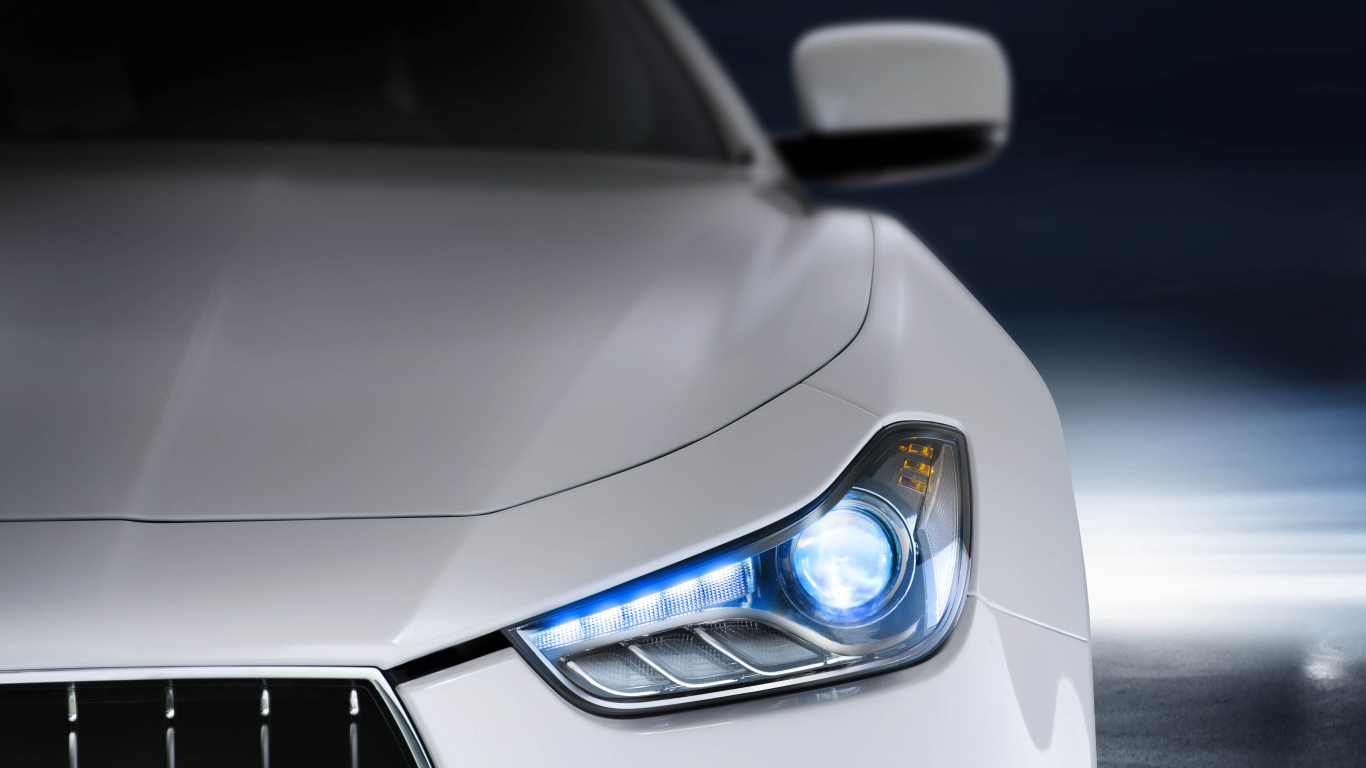 Передняя фара авто Maserati