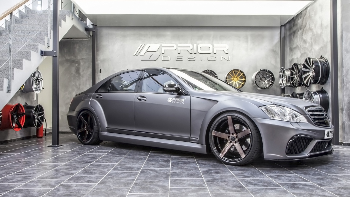 Серый Mercedes-Benz S Class