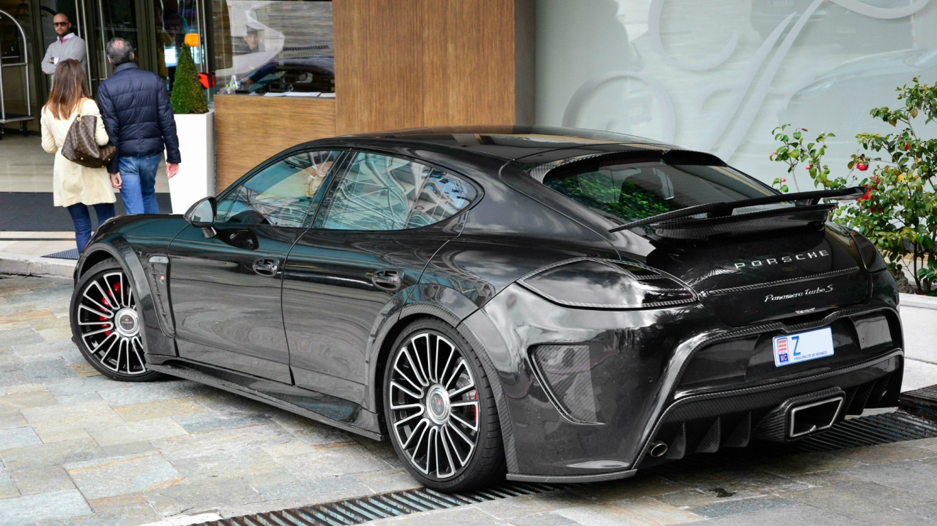 Черный Porsche Mansory Panamera C ONE