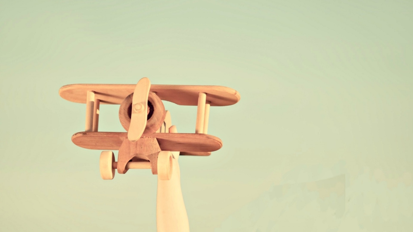 Модель самолета из дерева