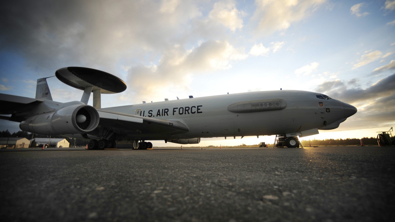 Самолет разведчик Boeing E-3 Sentry