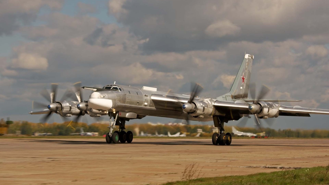 Российский самолет медведь