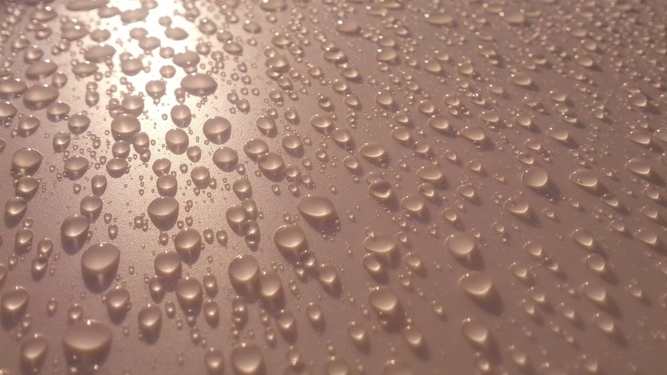 Конденсат на светлой поверхности