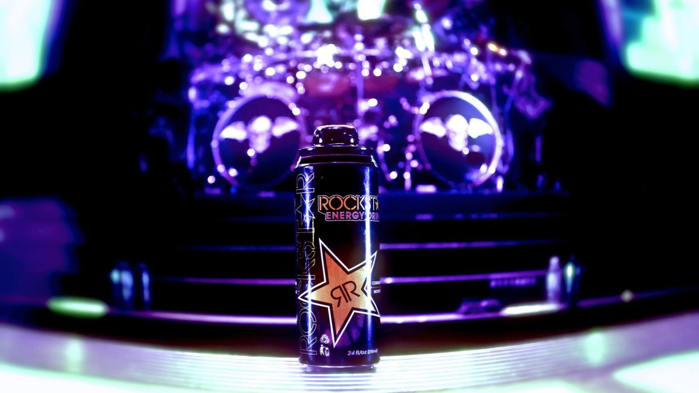 Банка с напитком Rockstar