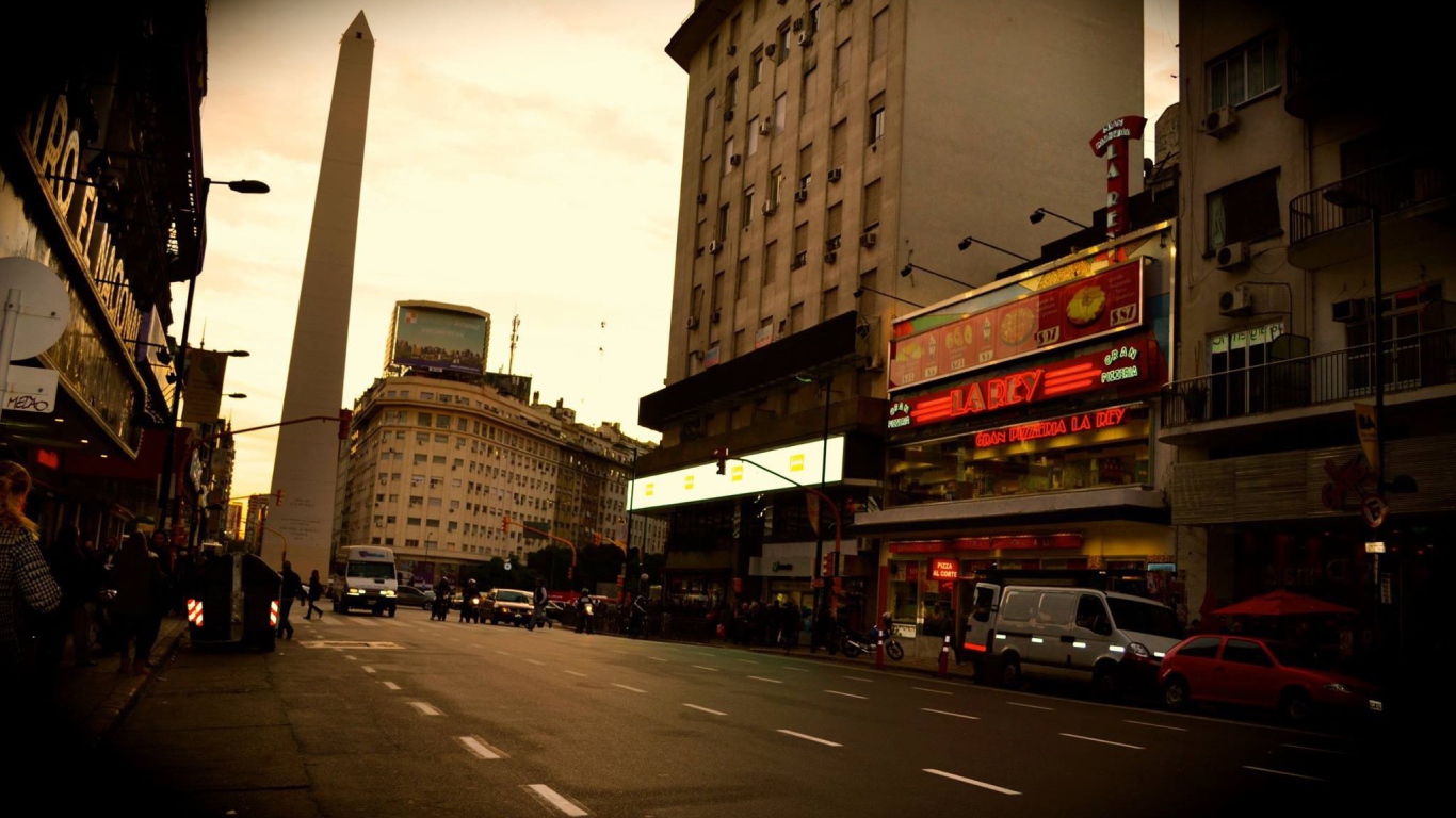 Городская улица Буэнос-Айреса