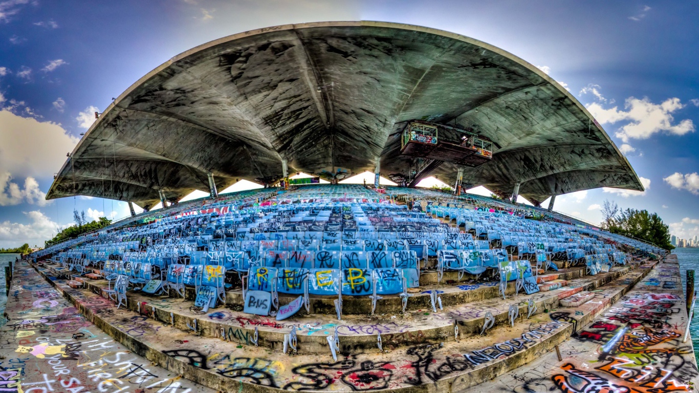 Граффити на городском стадионе