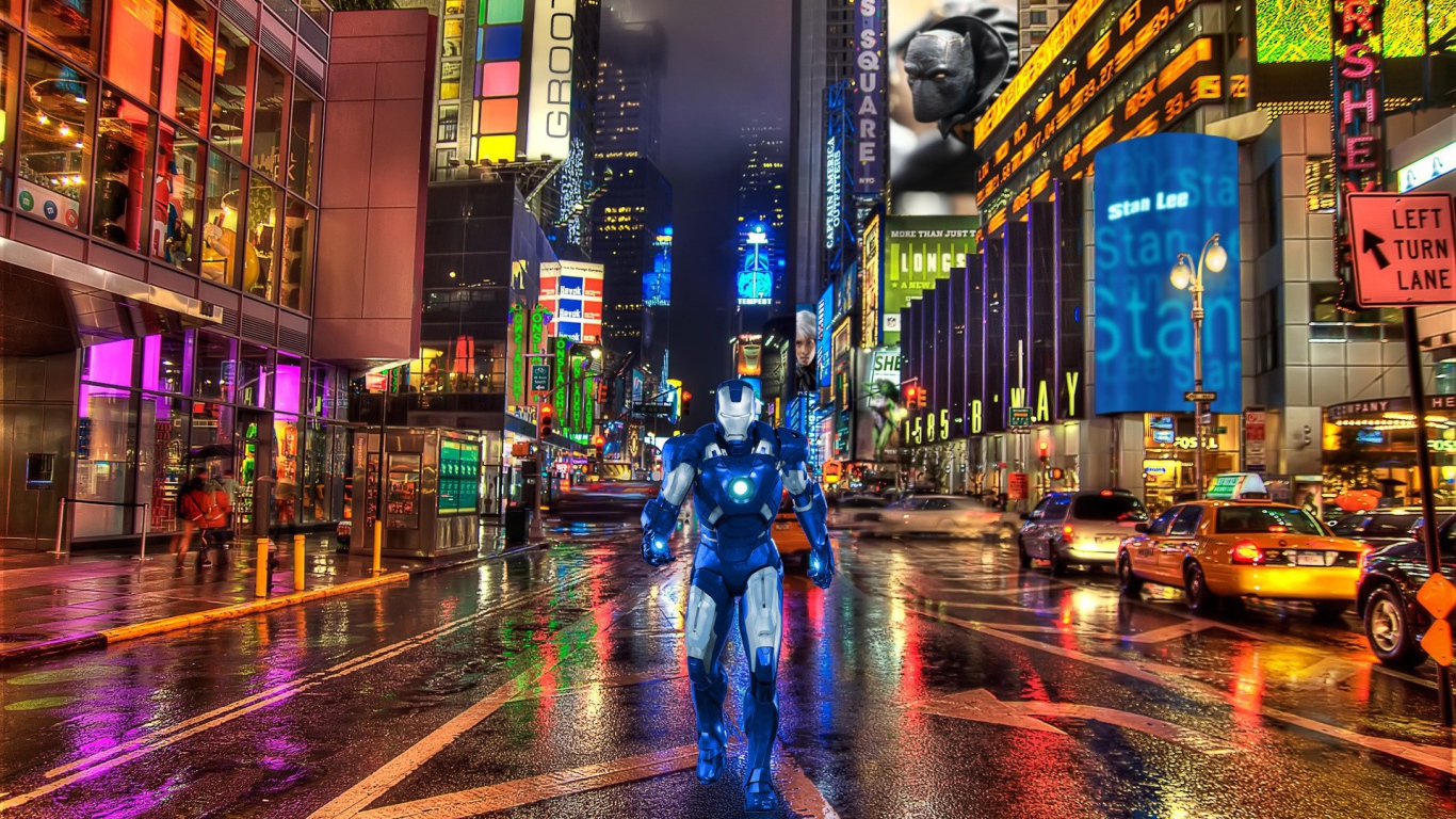 Железный человек идет по Нью-Йорку