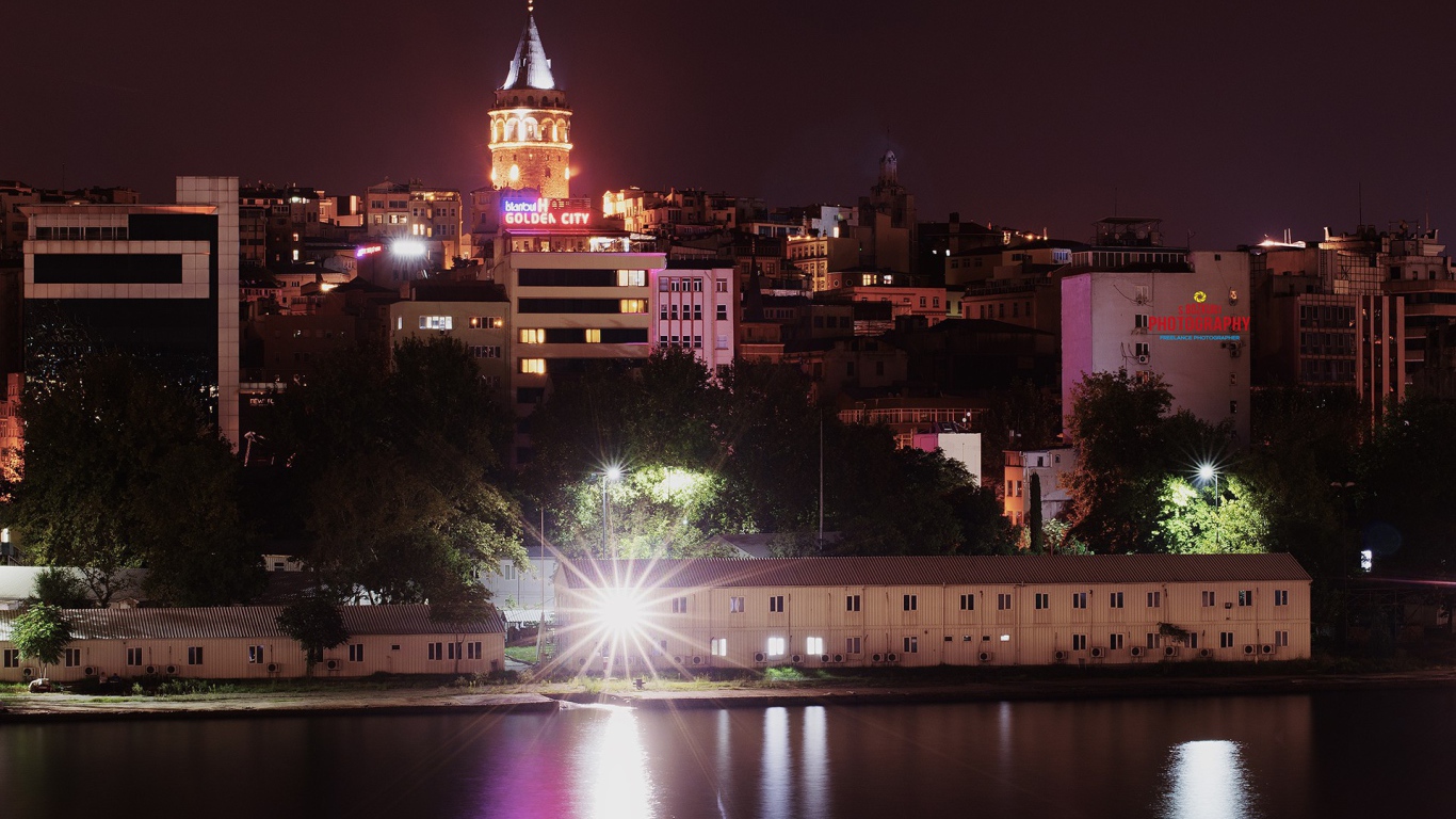 Ночная подсветка Галатской башни