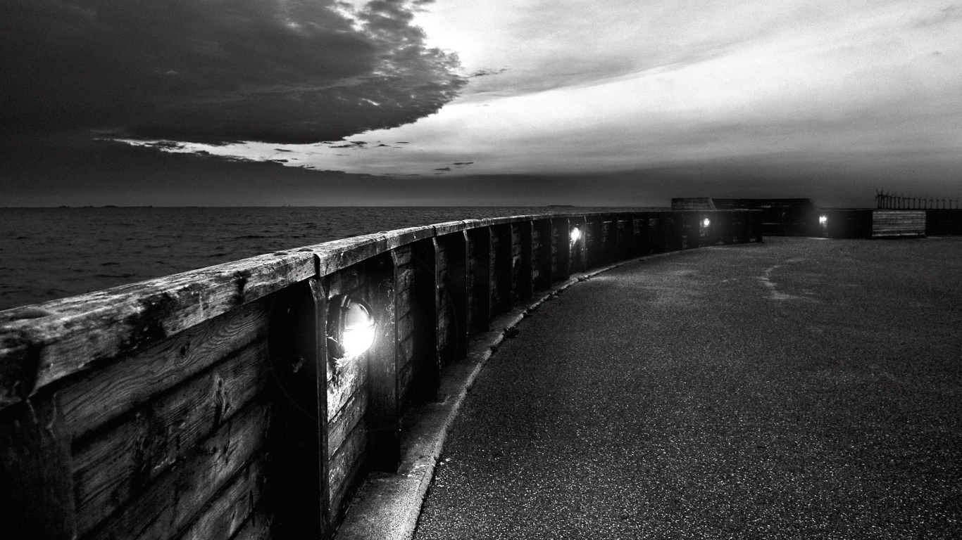 Ночные огни на набережной