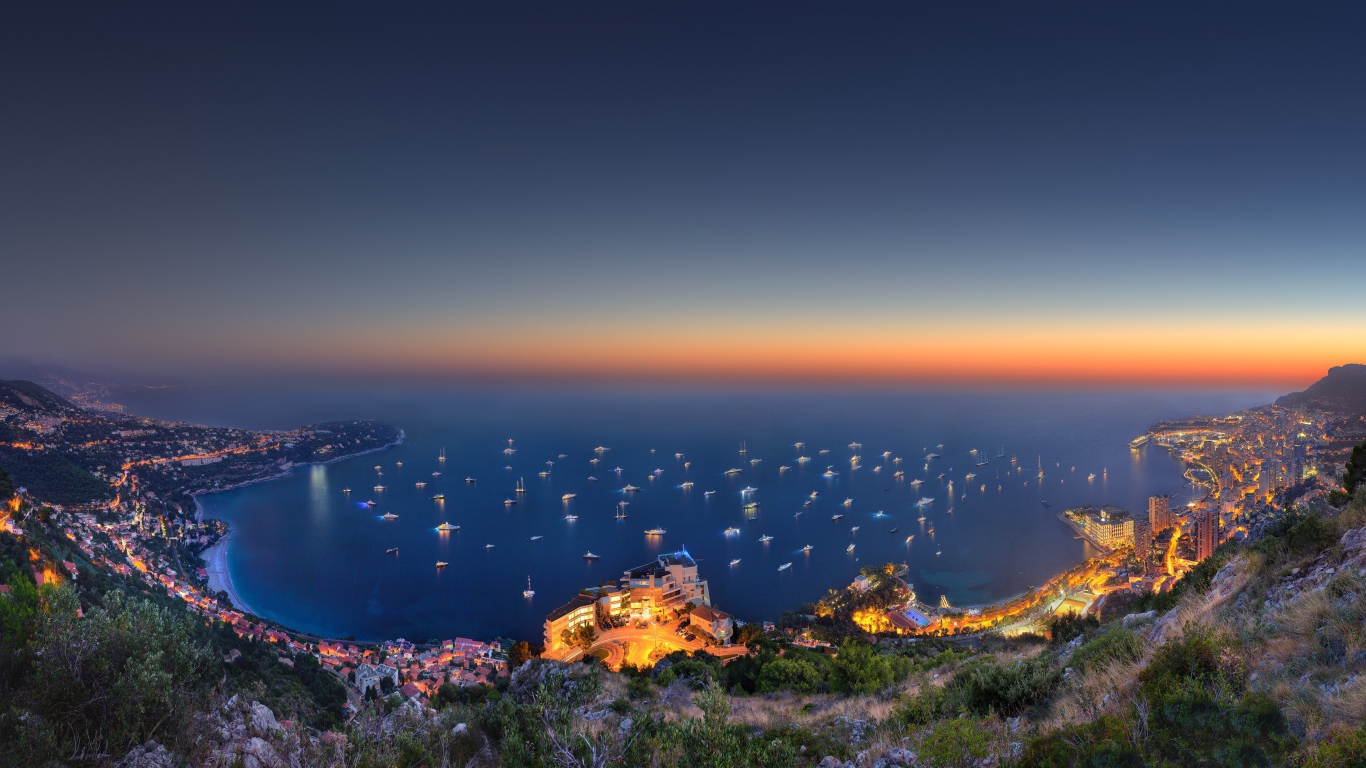 Огни на яхтах в бухте Монако