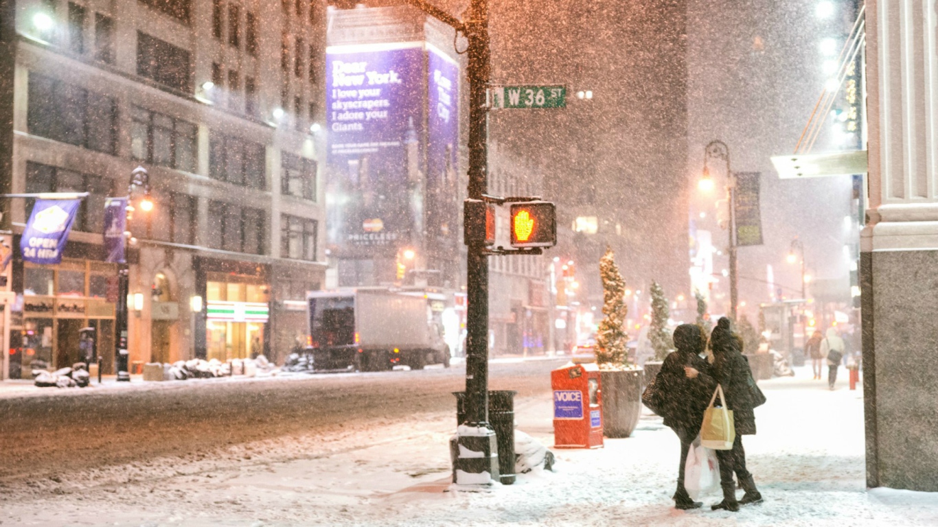 Зимний снегопад в Нью-Йорке