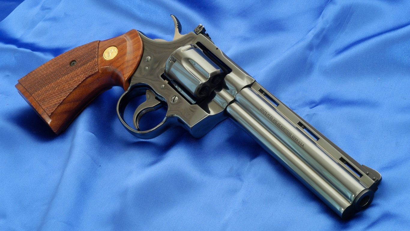 Револьвер Colt Python