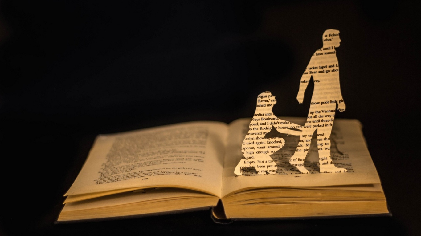 Силуэты героев на страницах книги