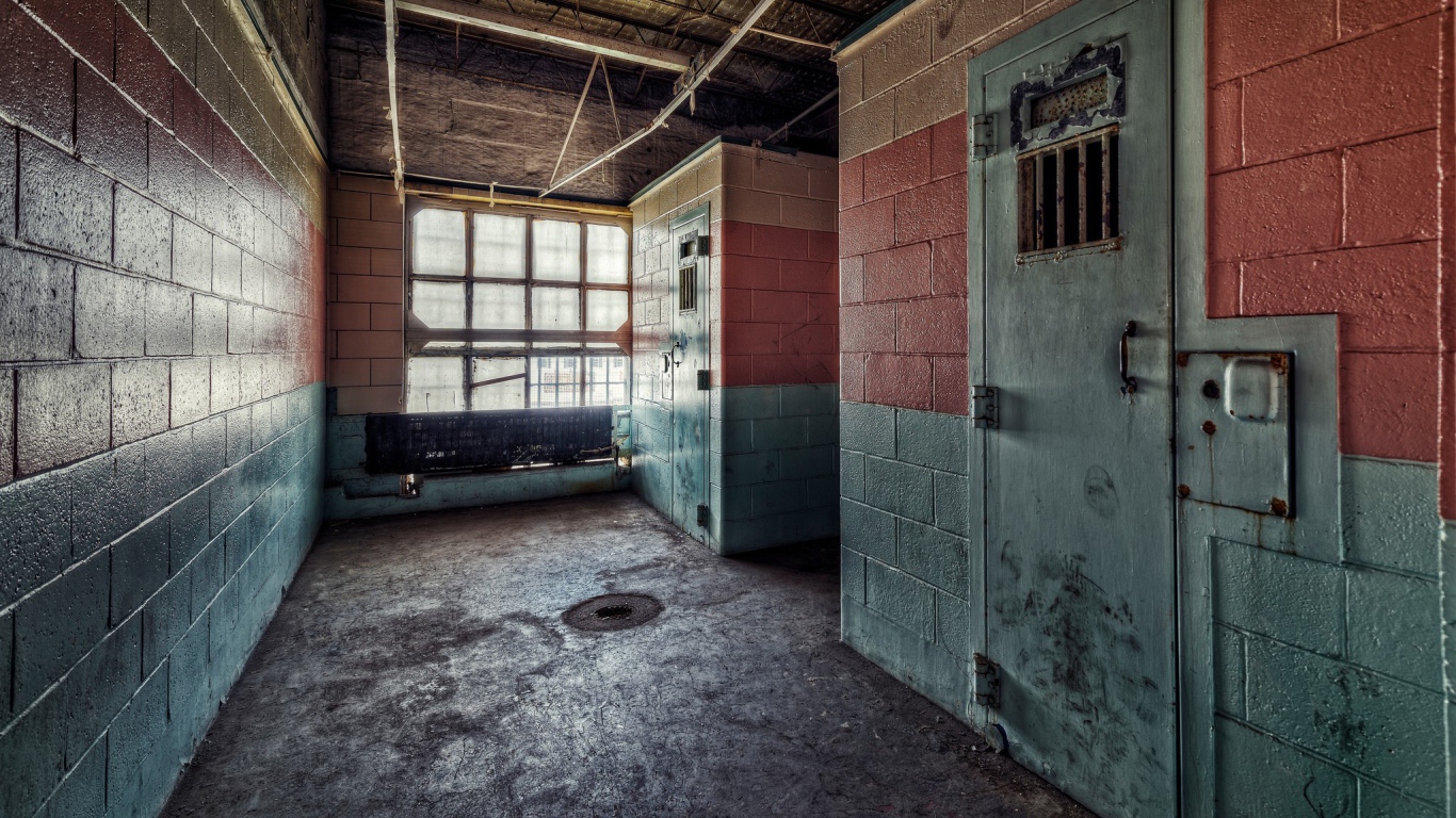 Интерьер старого здания тюрьмы
