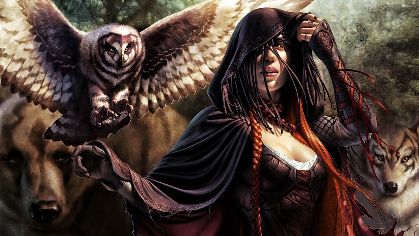 Сова на руке повелительницы диких животных