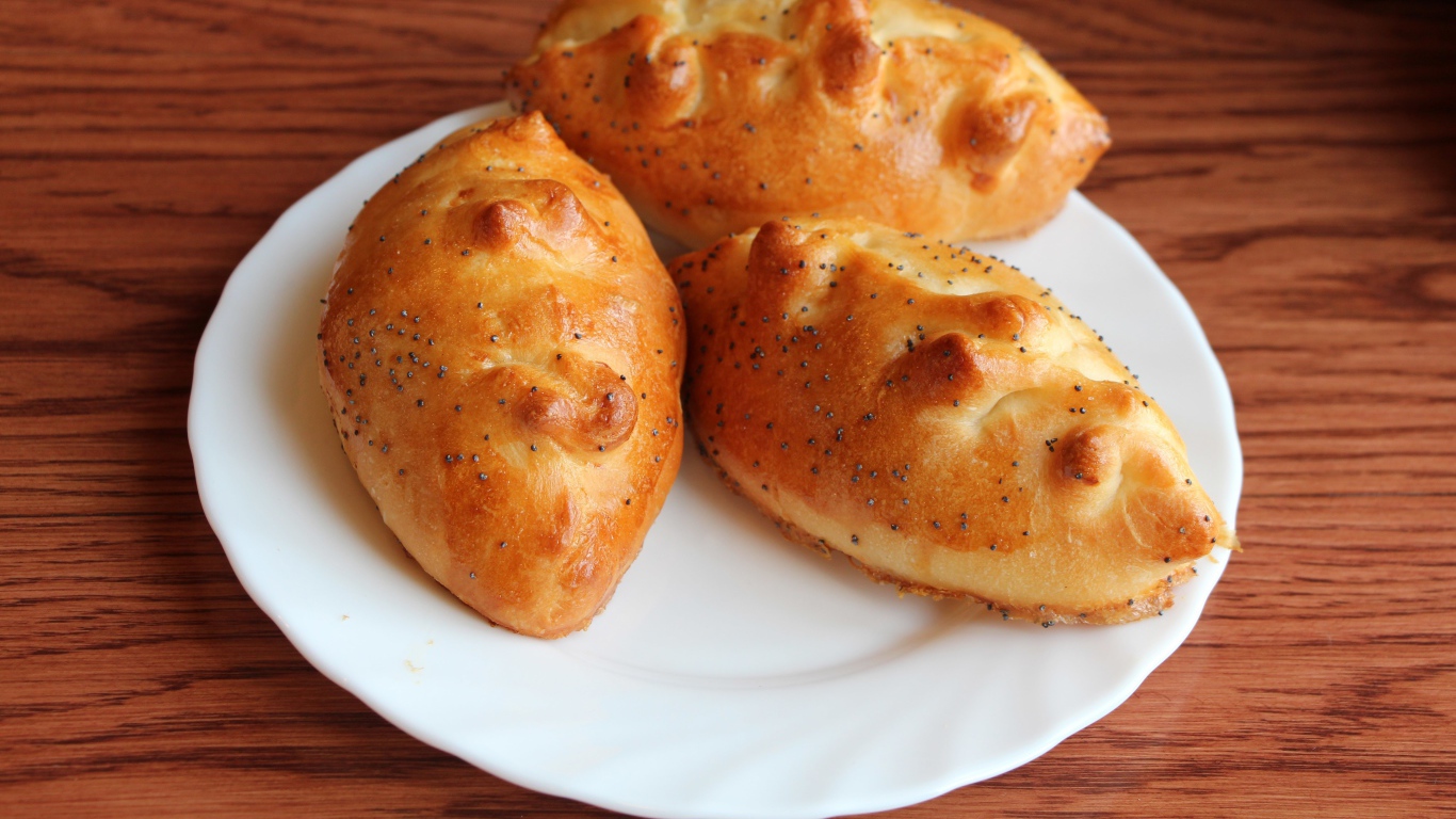 Аппетитные булки с маком