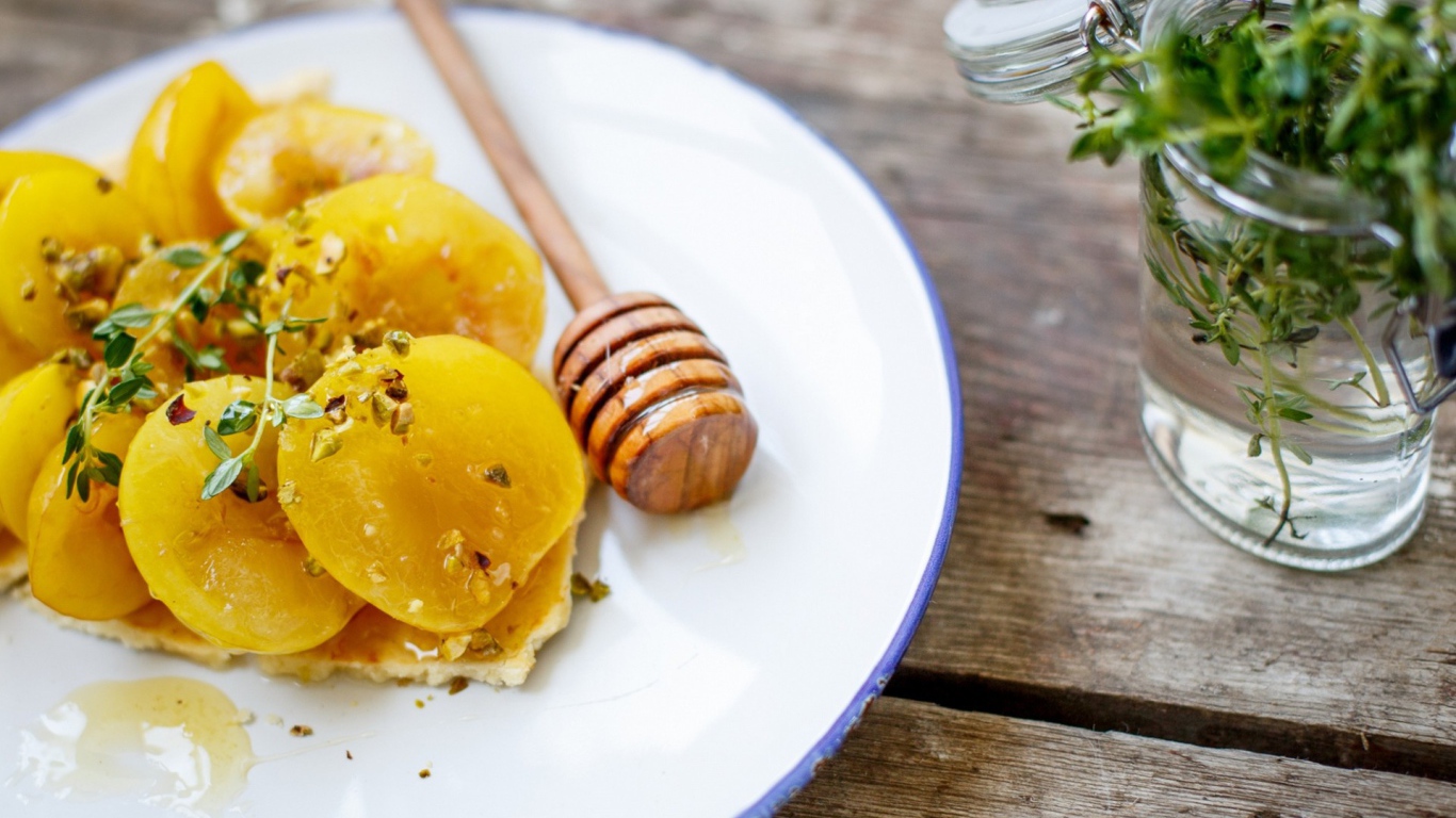 Блюдо со свежим медом