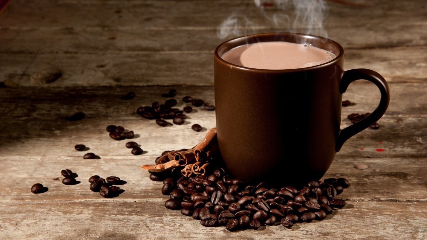 Чашка свежего ароматного кофе с ванилью