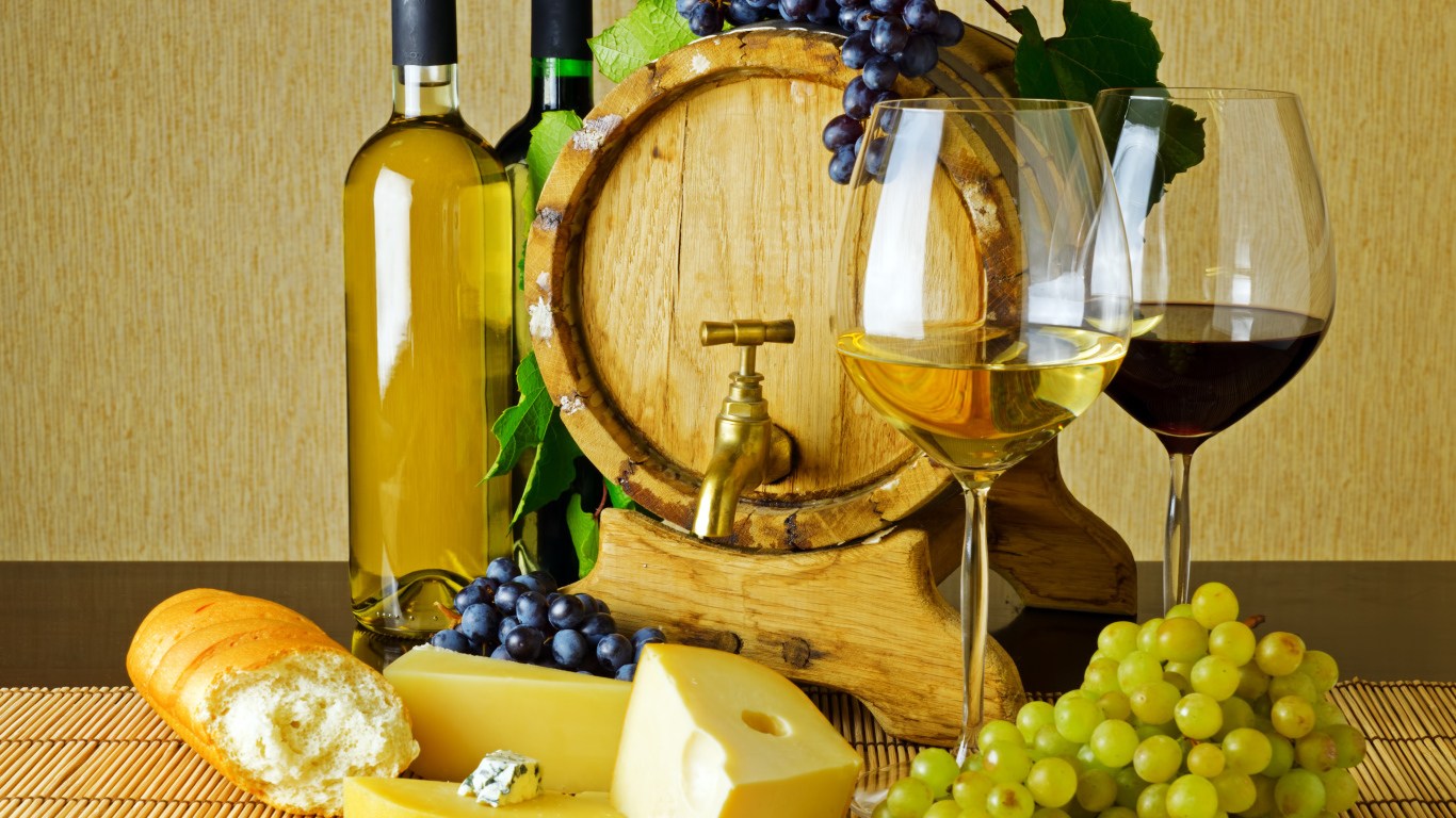 Бочонок и два бокала вина