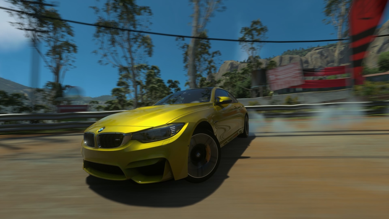Желтый БМВ в игре Driveclub
