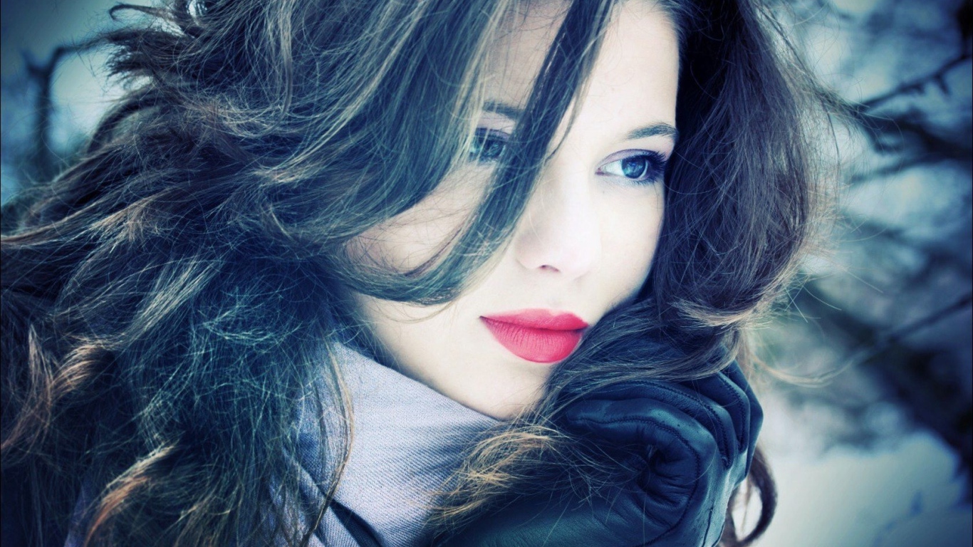 Девушка со светлой кожей