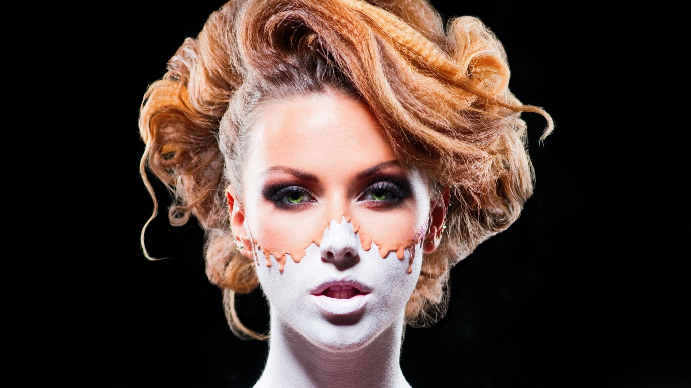 Фантастический макияж у девушки