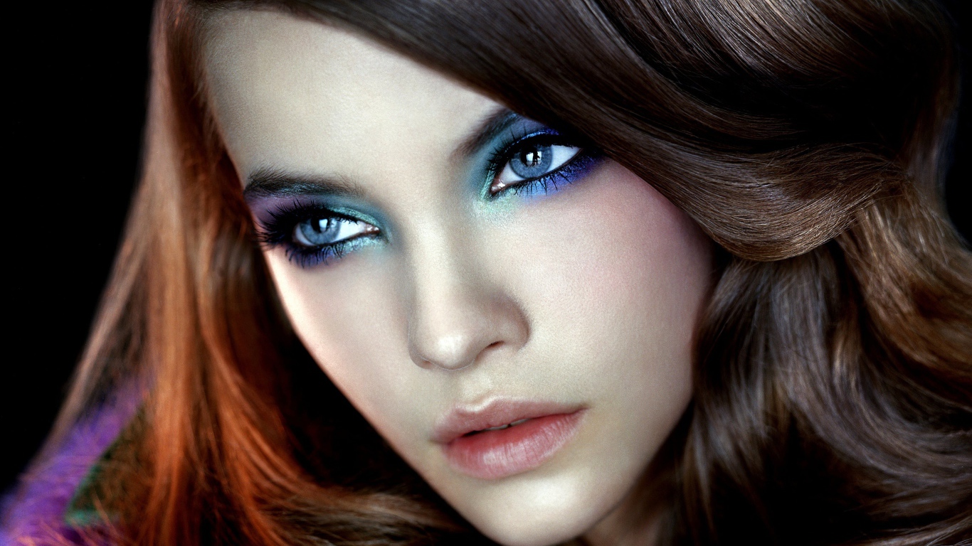 Макияж у девушки Барбары Палвин