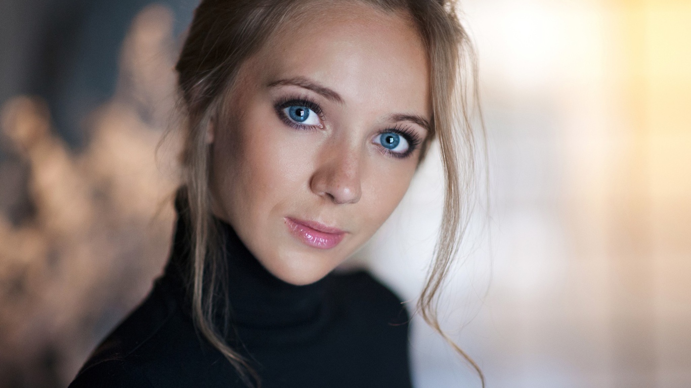 Голубоглазая модель Даша Шовкопляс