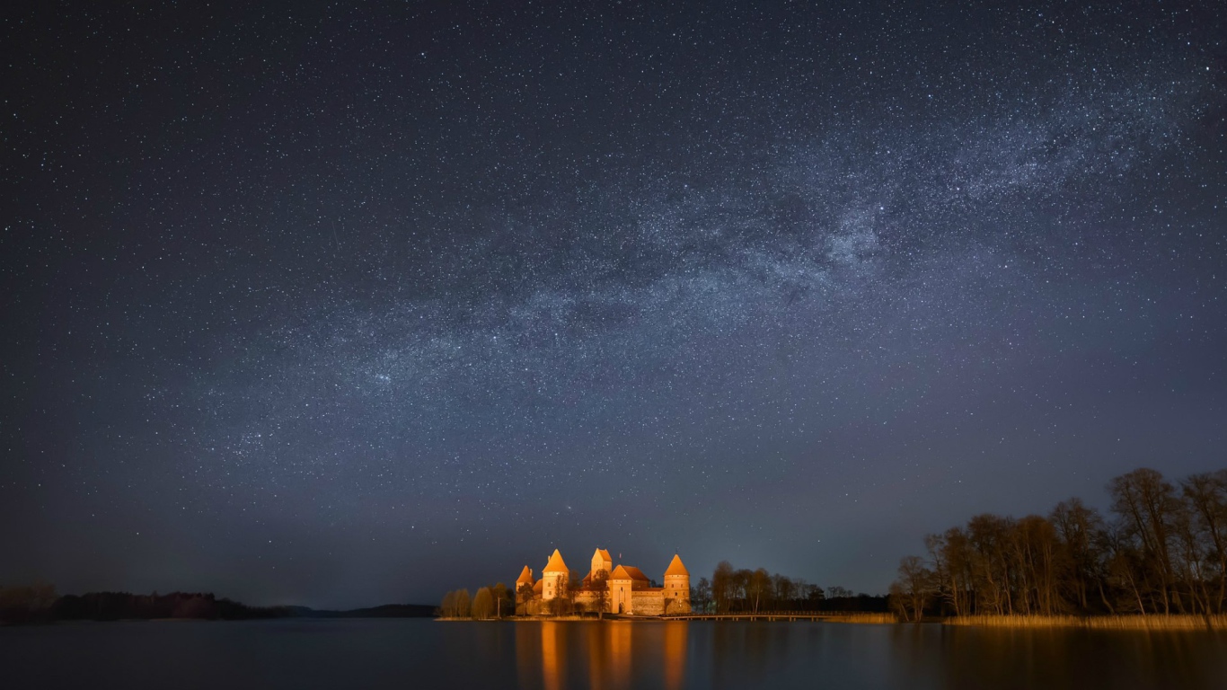 Замок под млечным путем