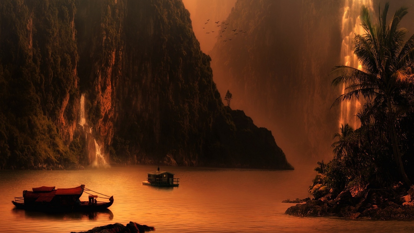 Уютная гавань между покрытых зеленью скал