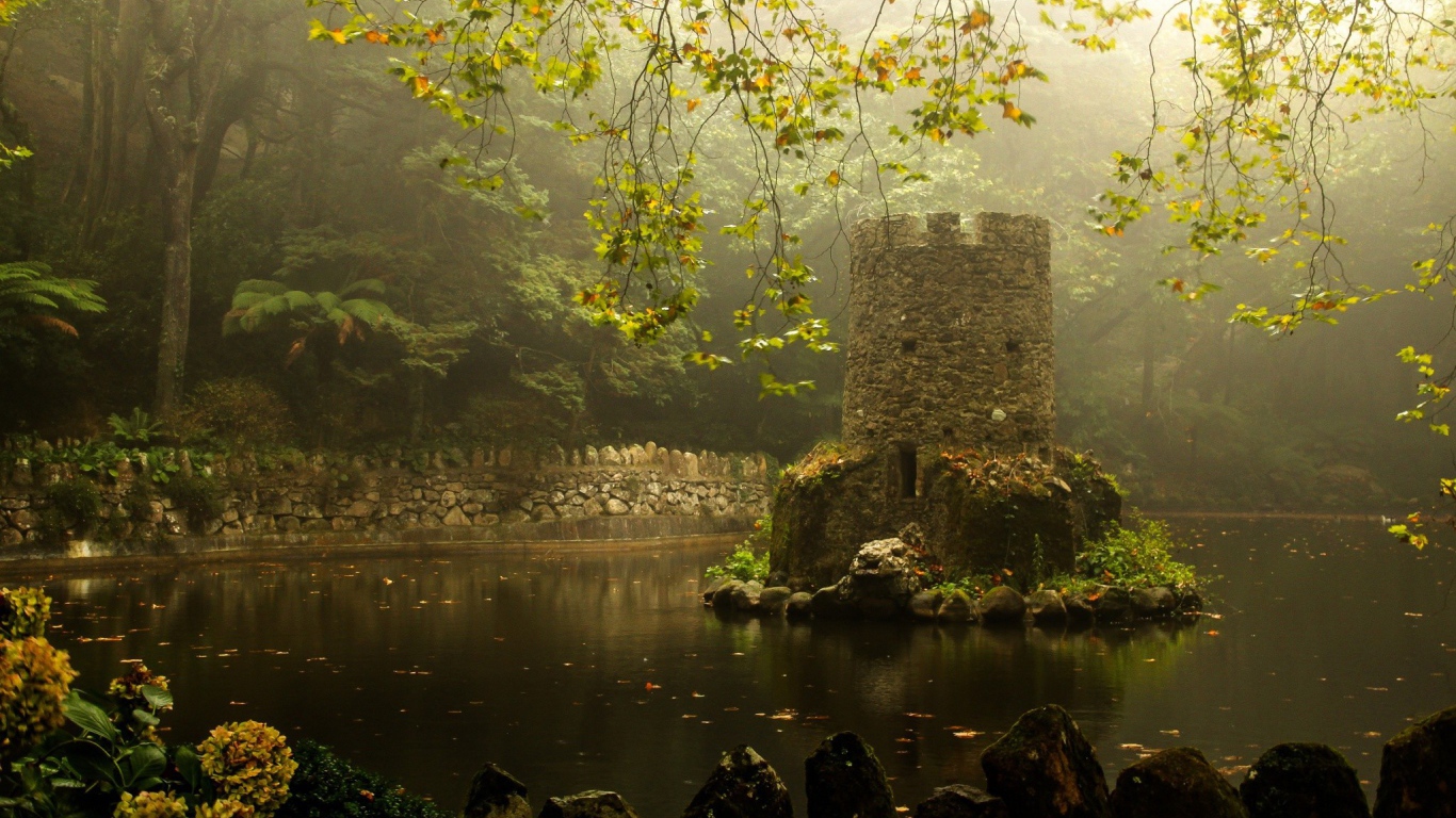 Каменная башенка на острове