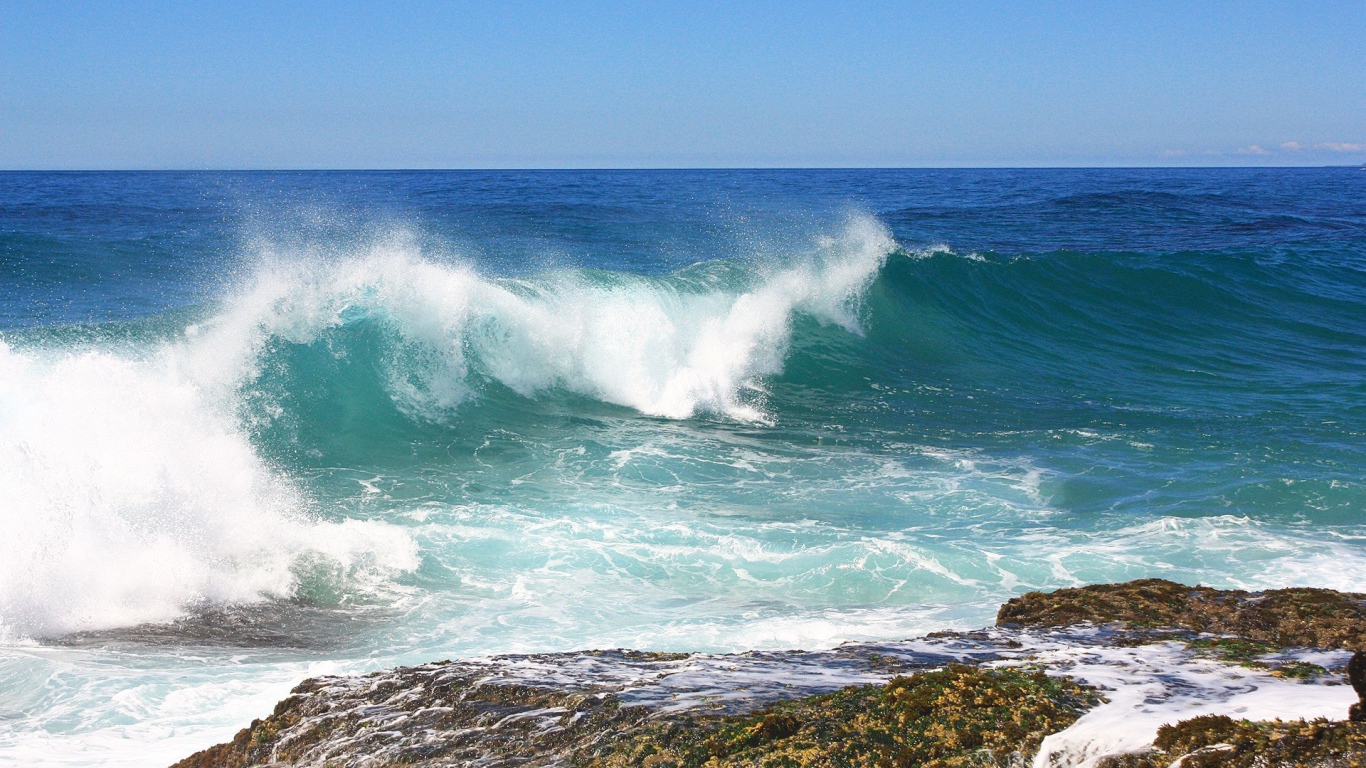 Волна прибоя бескрайнего моря