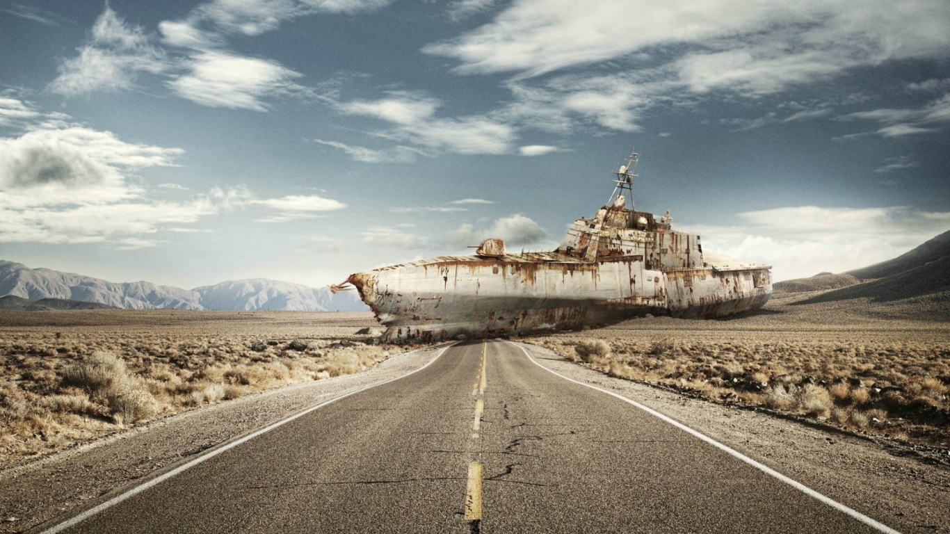 Подводная лодка в пустыне