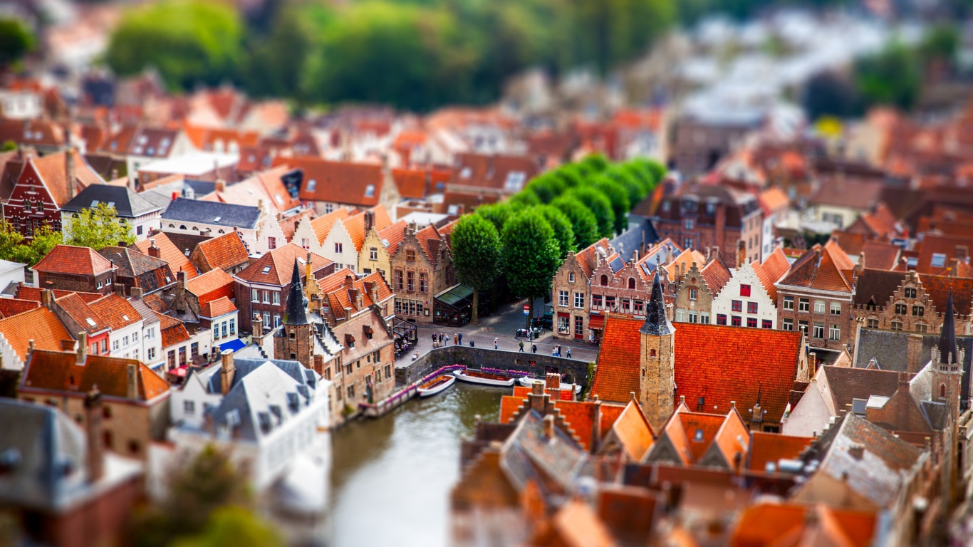 Аллея посреди Брюгге, Бельгия