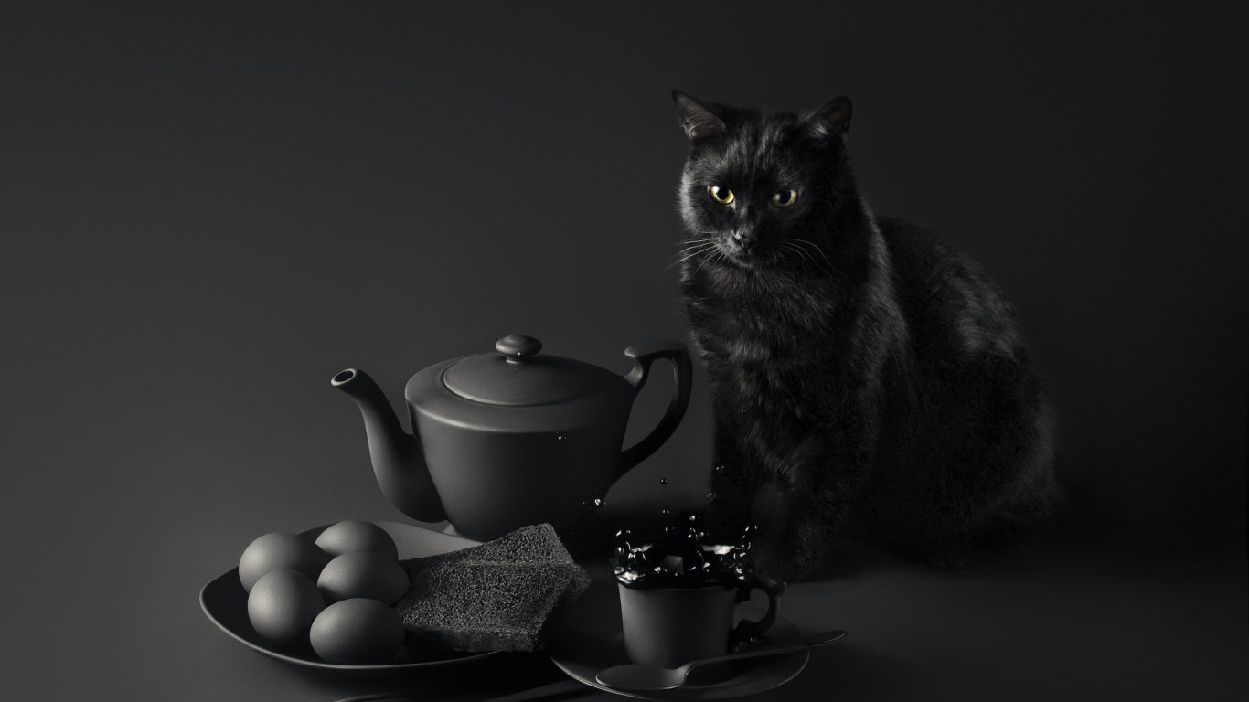 Черный кот сидит на столе с завтраком