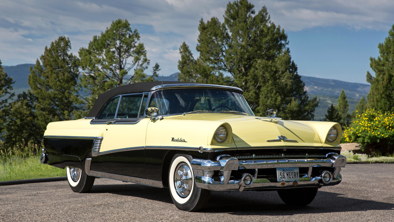 Ретро автомобиль Mercury Montclair Convertible 1956 года