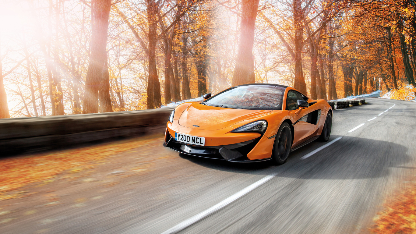 Спортивный автомобиль McLaren 570S Pirelli MC Sottozero 3, 2018 осенью 