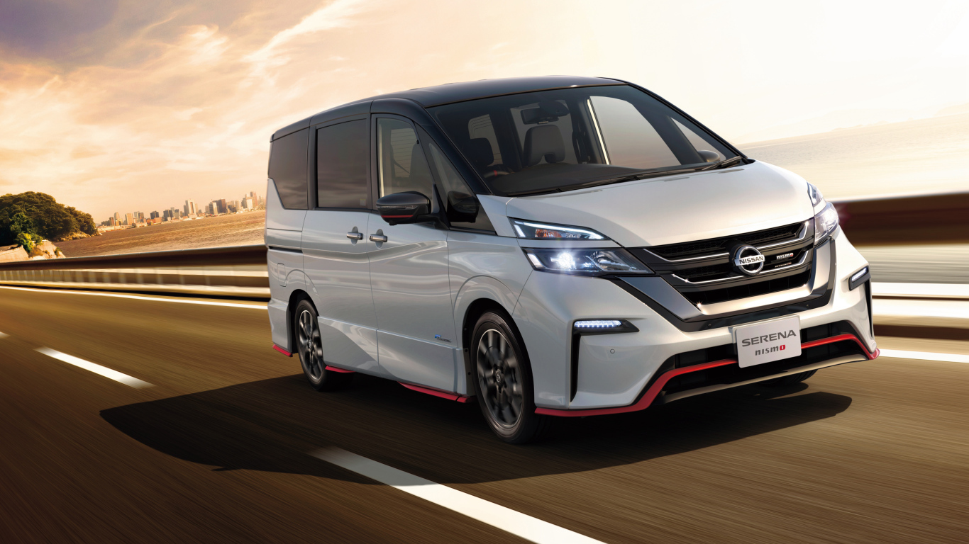 Белый минивэн Nissan Serena Nismo, 2018