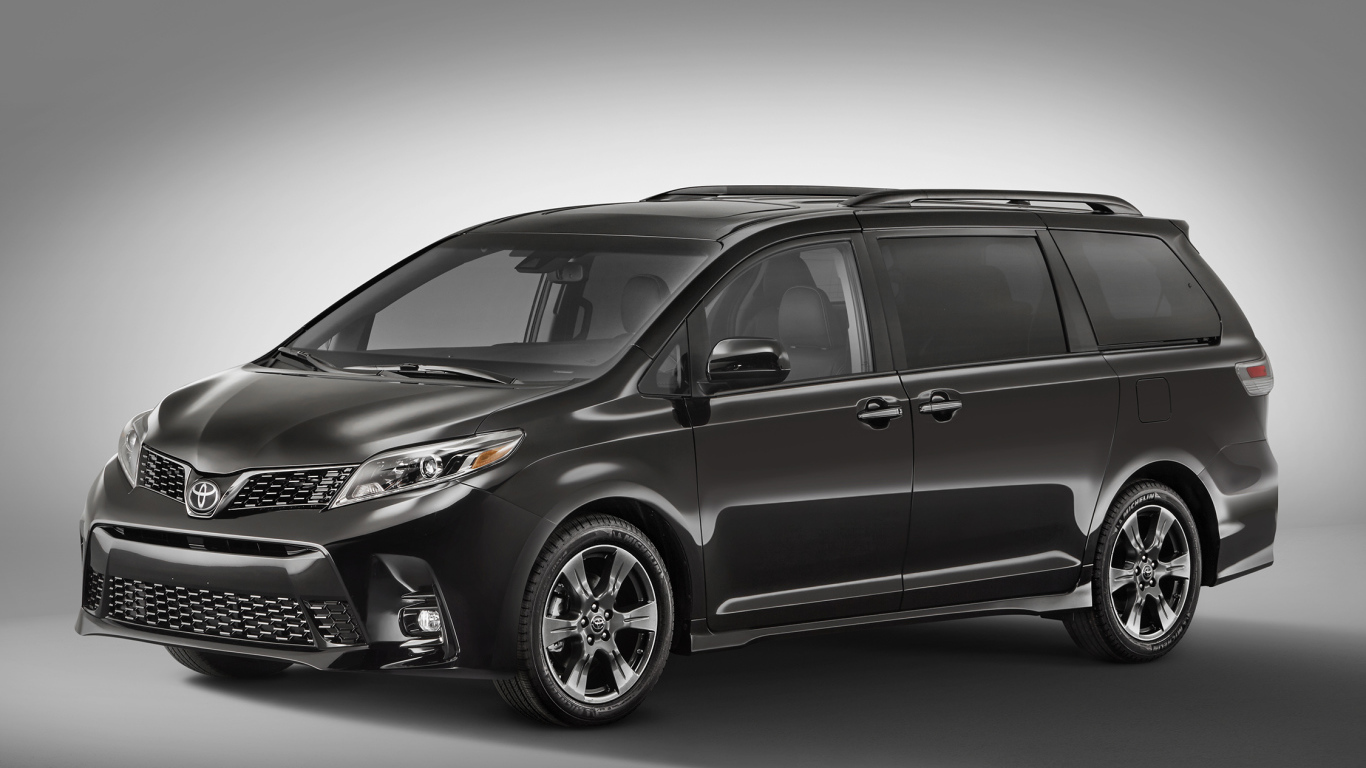 Минивэн Toyota Sienna, 2018 на сером фоне