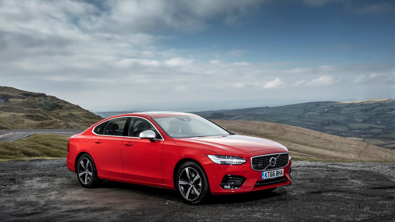 Красный автомобиль Volvo S90 D5 R-Design, 2017 