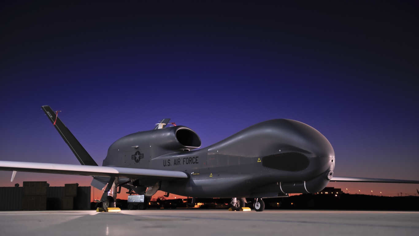 Беспилотный летательный аппарат RQ-4 Global Hawk