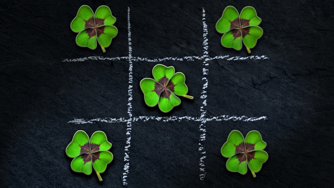 Игра крестики нолики с листьями клевера 