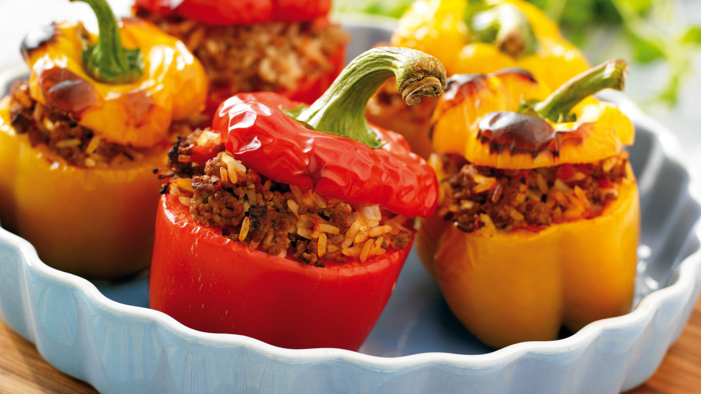 Аппетитный начиненный сладкий перец к обеду