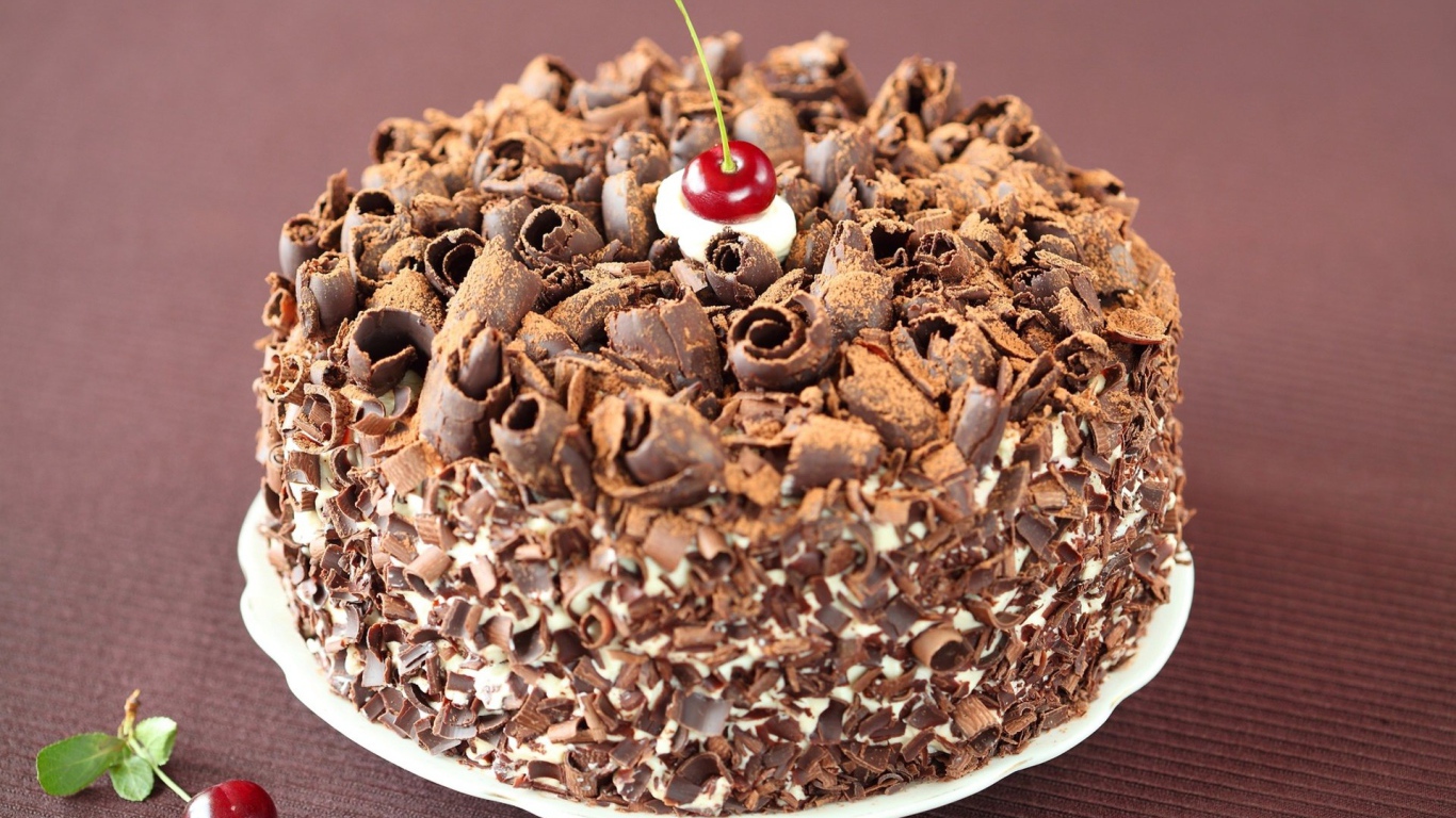 Торт в шоколадной стружке с вишнями 