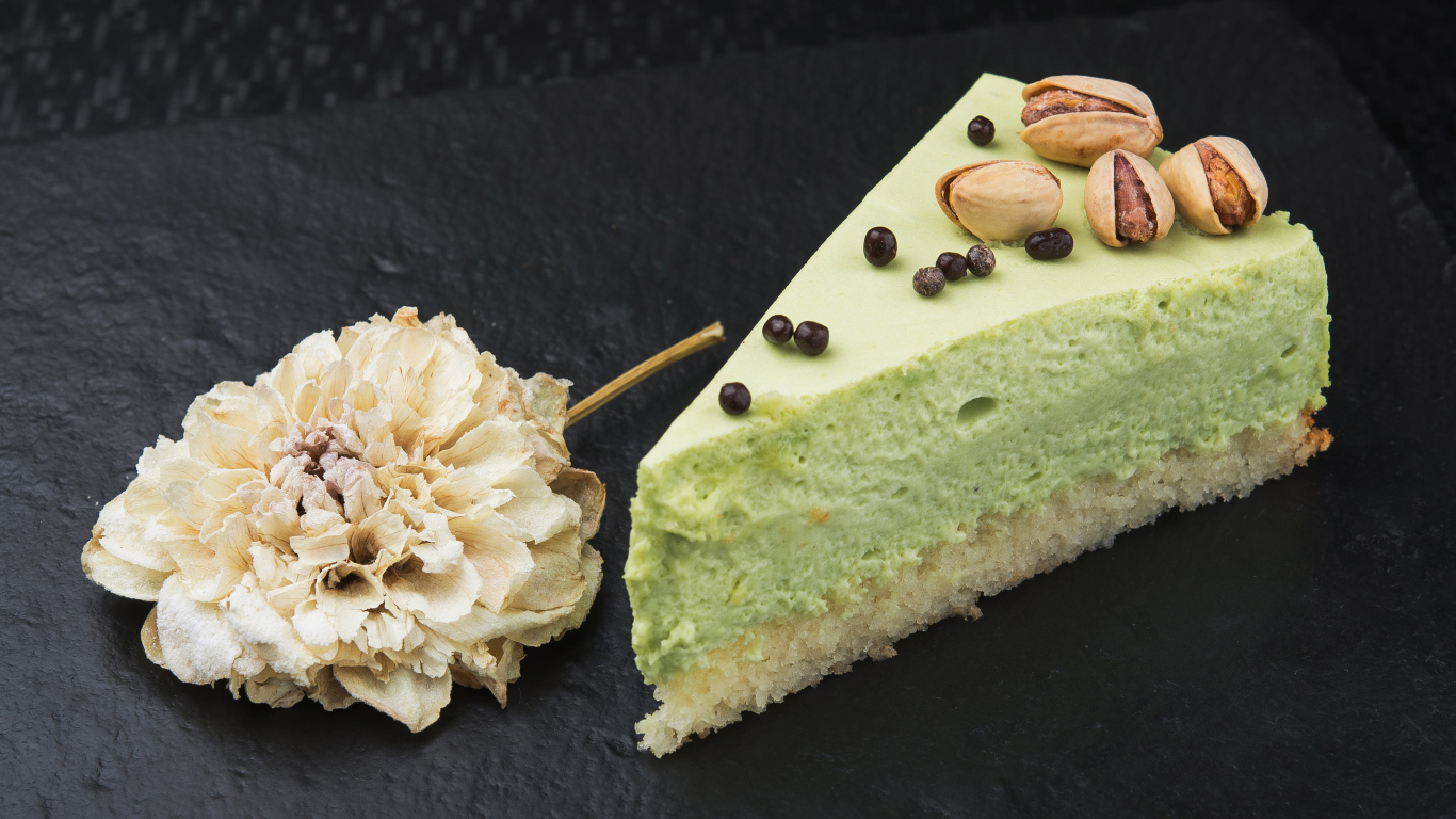 Фисташковый торт с орехами 