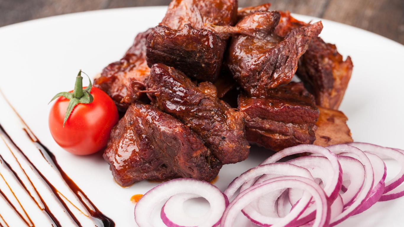 Шашлык из свинины с красным луком 