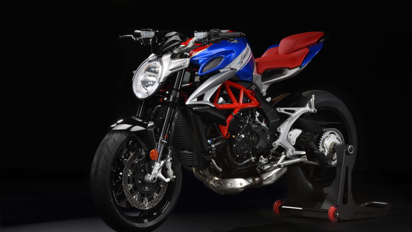 Мотоцикл MV Agusta Brutale 800 America на черном фоне
