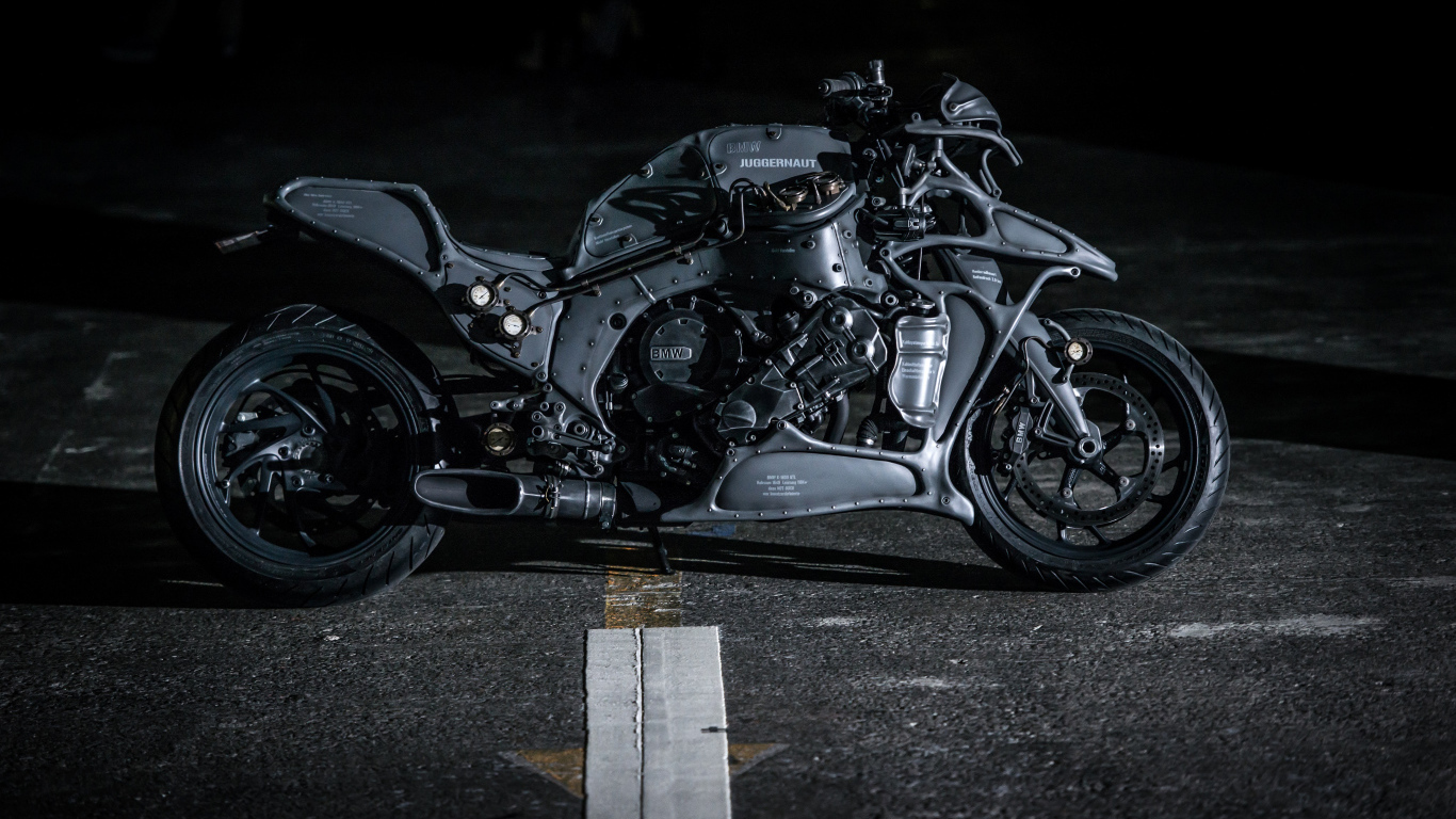Черный мотоцикл  BMW K1600GTL Juggernaut
