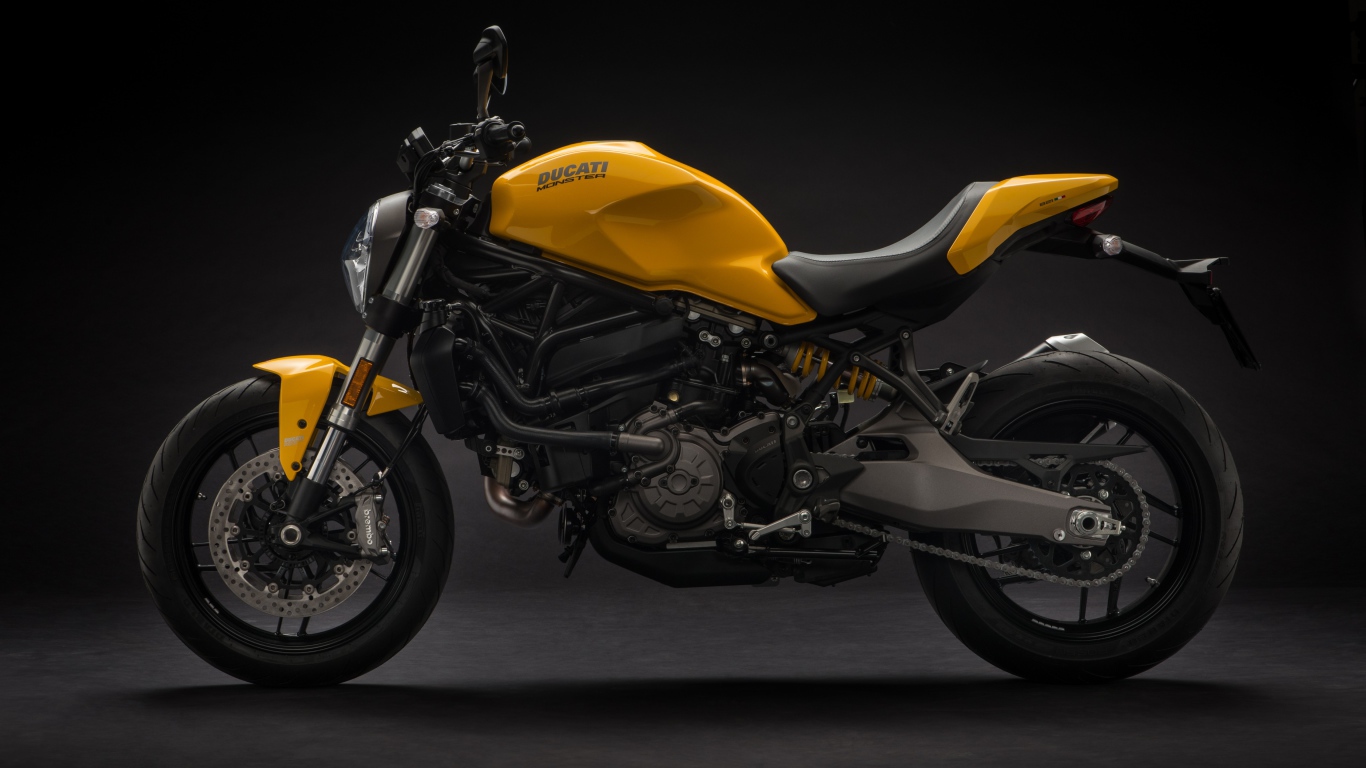 Мотоцикл Ducati Monster 821, 2018 на черном фоне